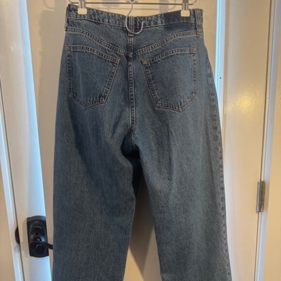 Abercrombie Curve Love High Rise Loose Jean 27 short - Picture 2 of 3